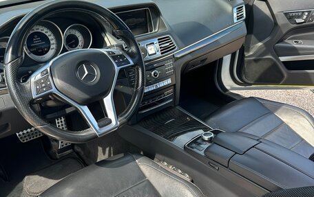 Mercedes-Benz E-Класс, 2015 год, 3 190 000 рублей, 15 фотография