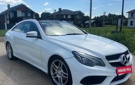 Mercedes-Benz E-Класс, 2015 год, 3 190 000 рублей, 2 фотография