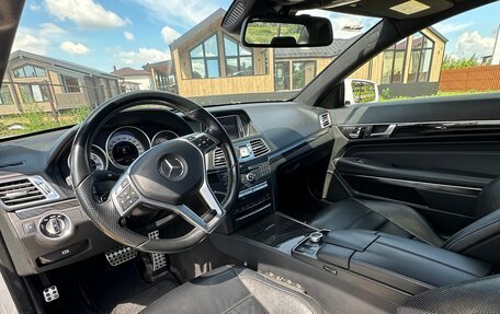 Mercedes-Benz E-Класс, 2015 год, 3 190 000 рублей, 20 фотография
