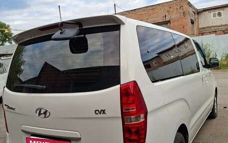 Hyundai Grand Starex Grand Starex I рестайлинг 2, 2011 год, 1 650 000 рублей, 2 фотография