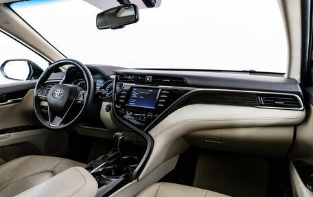 Toyota Camry, 2020 год, 2 199 000 рублей, 11 фотография