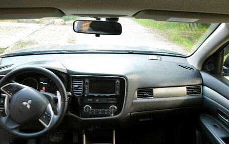 Mitsubishi Outlander III рестайлинг 3, 2012 год, 1 170 000 рублей, 7 фотография
