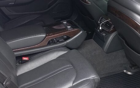 Audi A8, 2012 год, 1 650 000 рублей, 2 фотография