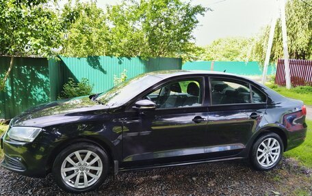 Volkswagen Jetta VI, 2011 год, 670 000 рублей, 2 фотография