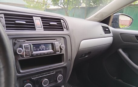 Volkswagen Jetta VI, 2011 год, 670 000 рублей, 8 фотография
