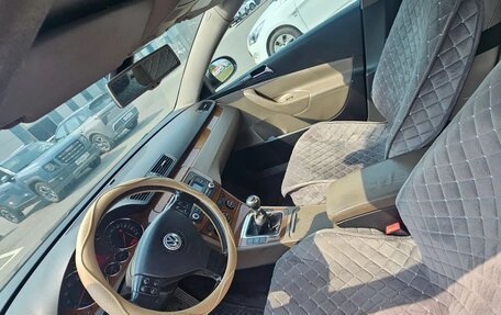 Volkswagen Passat B6, 2005 год, 530 000 рублей, 6 фотография