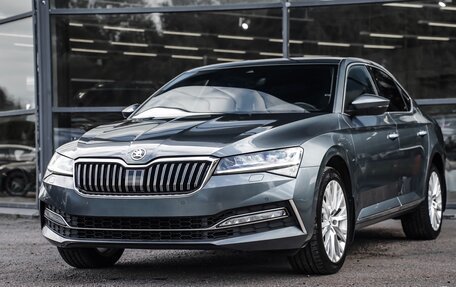 Skoda Superb III рестайлинг, 2020 год, 4 000 000 рублей, 2 фотография