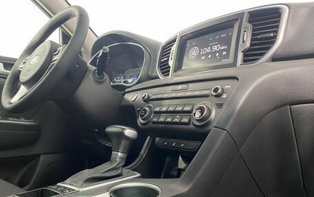 KIA Sportage IV рестайлинг, 2018 год, 2 000 000 рублей, 26 фотография