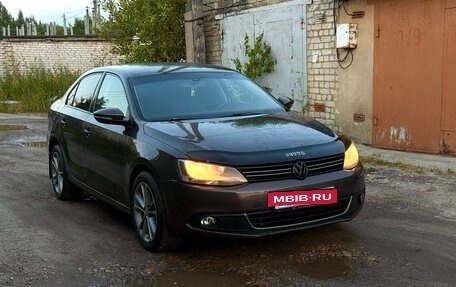 Volkswagen Jetta VI, 2011 год, 600 000 рублей, 3 фотография