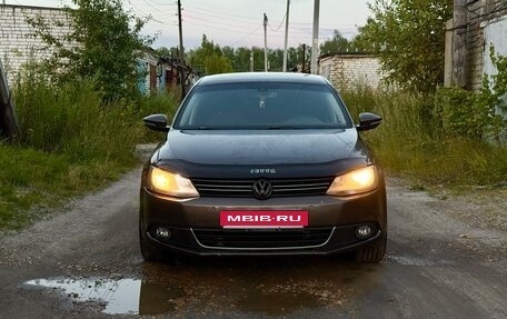 Volkswagen Jetta VI, 2011 год, 600 000 рублей, 2 фотография