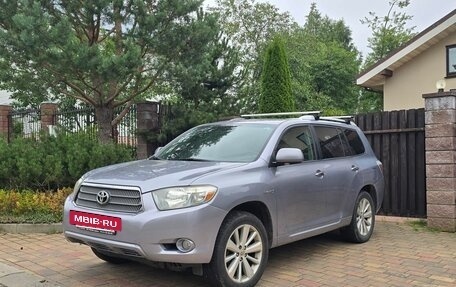 Toyota Highlander III, 2010 год, 1 700 000 рублей, 2 фотография
