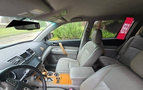 Toyota Highlander III, 2010 год, 1 700 000 рублей, 5 фотография