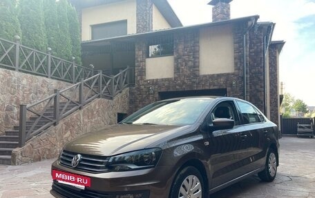 Volkswagen Polo VI (EU Market), 2017 год, 1 010 000 рублей, 2 фотография