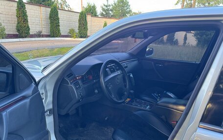 Mercedes-Benz E-Класс, 2000 год, 780 000 рублей, 10 фотография