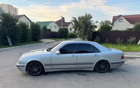 Mercedes-Benz E-Класс, 2000 год, 780 000 рублей, 2 фотография