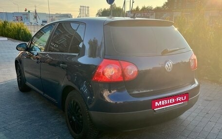 Volkswagen Golf V, 2004 год, 570 000 рублей, 3 фотография