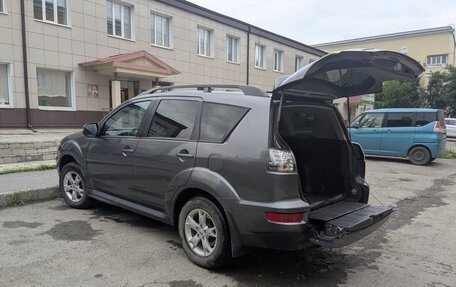 Mitsubishi Outlander III рестайлинг 3, 2010 год, 1 150 000 рублей, 6 фотография
