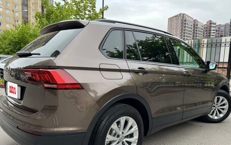 Volkswagen Tiguan II, 2019 год, 2 880 000 рублей, 2 фотография