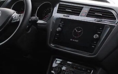 Volkswagen Tiguan II, 2019 год, 2 880 000 рублей, 4 фотография
