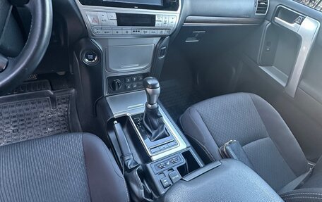 Toyota Land Cruiser Prado 150 рестайлинг 2, 2018 год, 4 950 000 рублей, 14 фотография