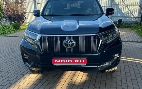 Toyota Land Cruiser Prado 150 рестайлинг 2, 2018 год, 4 950 000 рублей, 2 фотография
