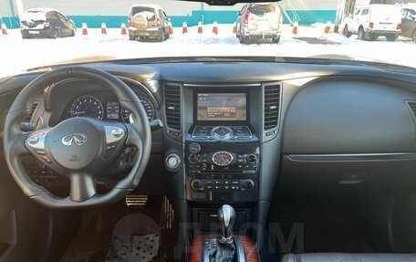 Infiniti QX70, 2014 год, 2 800 000 рублей, 6 фотография