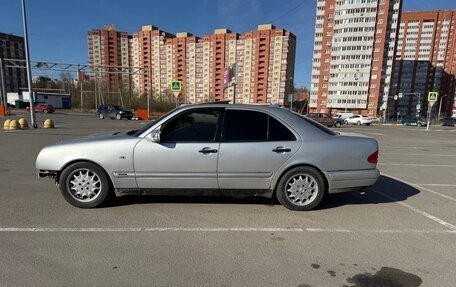 Mercedes-Benz E-Класс, 1997 год, 210 000 рублей, 2 фотография