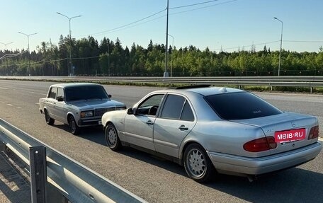 Mercedes-Benz E-Класс, 1997 год, 210 000 рублей, 4 фотография