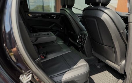 Porsche Cayenne III, 2018 год, 5 900 000 рублей, 26 фотография