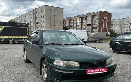 Mitsubishi Mirage VI рестайлинг, 2001 год, 245 000 рублей, 1 фотография