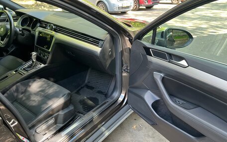 Volkswagen Passat B8 рестайлинг, 2018 год, 3 090 000 рублей, 17 фотография