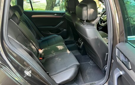Volkswagen Passat B8 рестайлинг, 2018 год, 3 090 000 рублей, 16 фотография