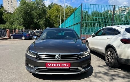 Volkswagen Passat B8 рестайлинг, 2018 год, 3 090 000 рублей, 10 фотография