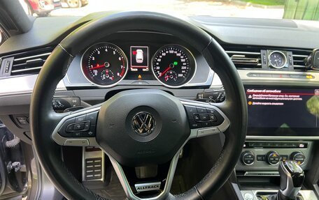 Volkswagen Passat B8 рестайлинг, 2018 год, 3 090 000 рублей, 19 фотография