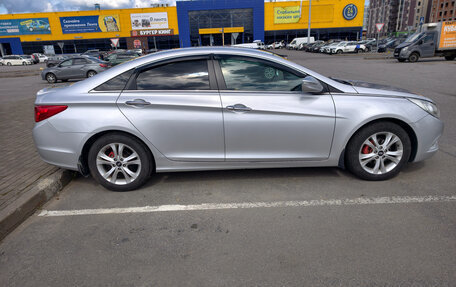 Hyundai Sonata VI, 2011 год, 1 050 000 рублей, 5 фотография