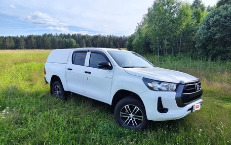 Toyota Hilux VIII, 2020 год, 5 000 000 рублей, 3 фотография