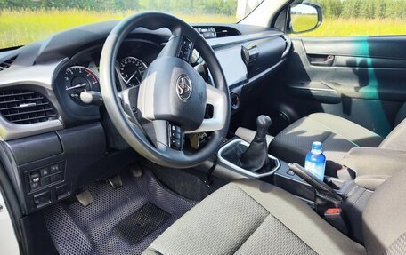 Toyota Hilux VIII, 2020 год, 5 000 000 рублей, 7 фотография