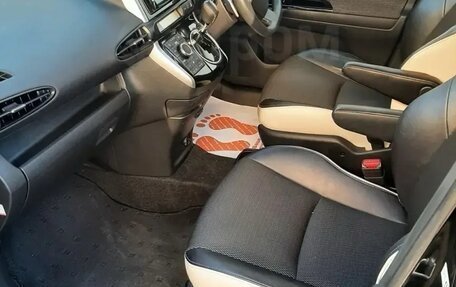 Toyota Wish II, 2012 год, 1 299 999 рублей, 7 фотография