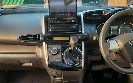 Toyota Wish II, 2012 год, 1 299 999 рублей, 11 фотография