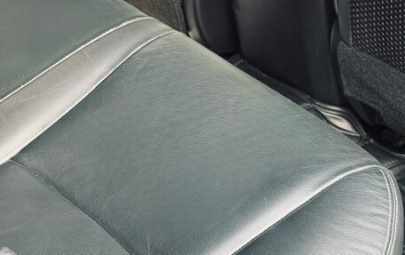 Toyota Land Cruiser Prado 150 рестайлинг 2, 2014 год, 3 390 000 рублей, 30 фотография