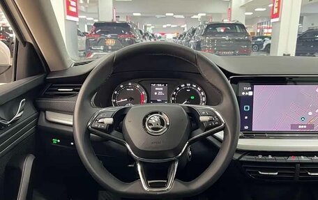 Skoda Octavia IV, 2021 год, 1 660 000 рублей, 10 фотография