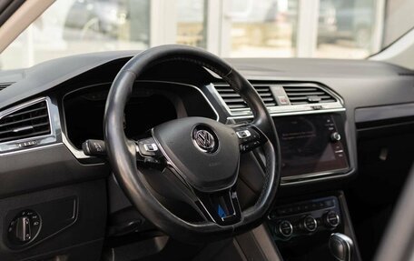 Volkswagen Tiguan II, 2018 год, 2 280 000 рублей, 11 фотография
