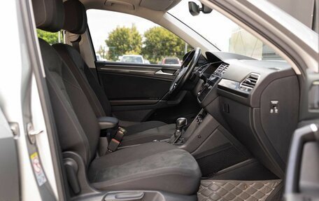 Volkswagen Tiguan II, 2018 год, 2 280 000 рублей, 19 фотография
