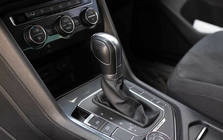 Volkswagen Tiguan II, 2018 год, 2 280 000 рублей, 15 фотография