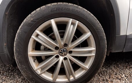 Volkswagen Tiguan I, 2013 год, 1 000 000 рублей, 10 фотография