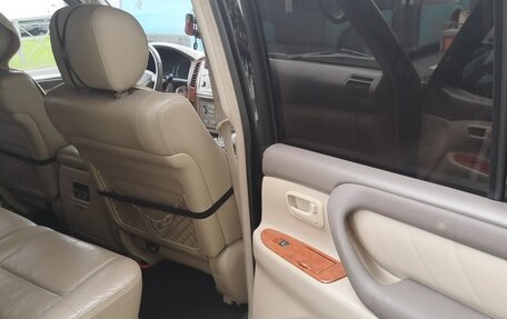 Toyota Land Cruiser 100 рестайлинг 2, 2003 год, 1 600 000 рублей, 10 фотография