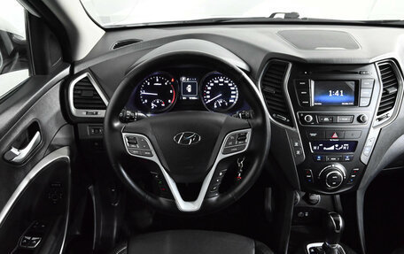 Hyundai Santa Fe III рестайлинг, 2017 год, 2 450 000 рублей, 13 фотография
