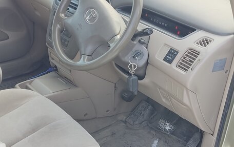 Toyota Nadia, 2002 год, 440 000 рублей, 4 фотография