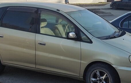 Toyota Nadia, 2002 год, 440 000 рублей, 2 фотография