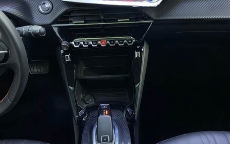 Peugeot 2008 II, 2022 год, 1 380 000 рублей, 13 фотография
